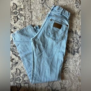 Cowboy cut women’s wrangler jeans